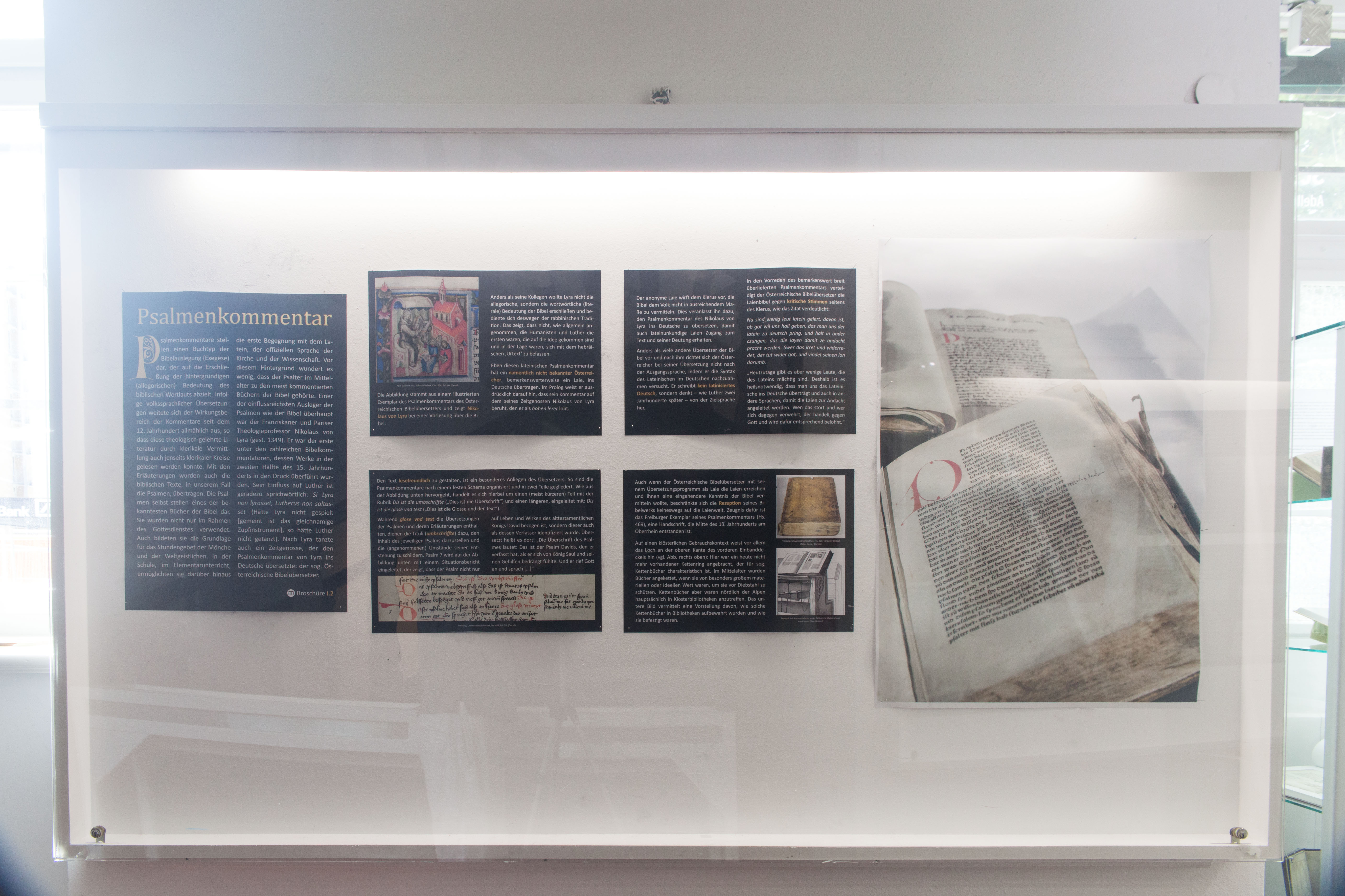 Ausstellung FR 4.jpg
